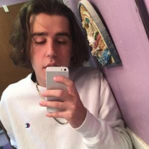 Meet your Posher, Levi